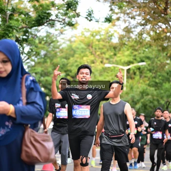 Runner Photo 4165499
