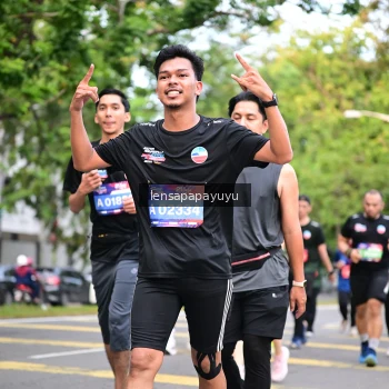 Runner Photo 4165503