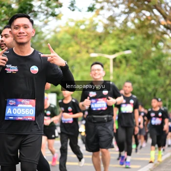 Runner Photo 4165514