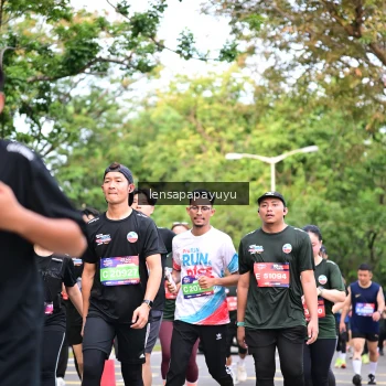 Runner Photo 4165530