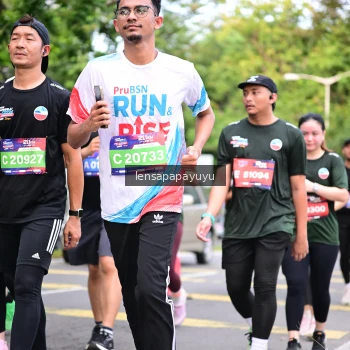 Runner Photo 4165537