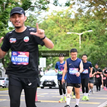 Runner Photo 4165545