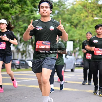 Runner Photo 4165567