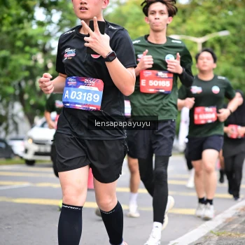 Runner Photo 4165591