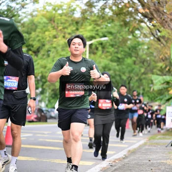 Runner Photo 4165594