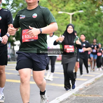 Runner Photo 4165596
