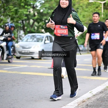 Runner Photo 4165601