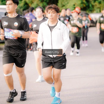 Runner Photo 4165606