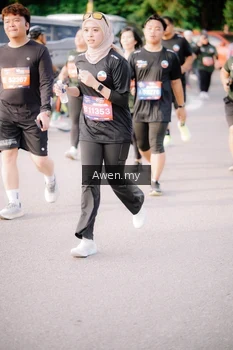 Runner Photo 4165645