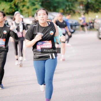 Runner Photo 4165660