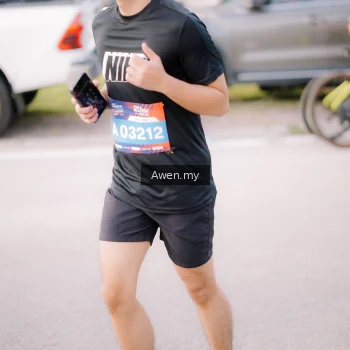 Runner Photo 4165691