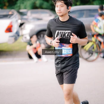 Runner Photo 4165694