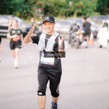 Runner Photo 4165709