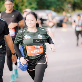 Runner Photo 4165716