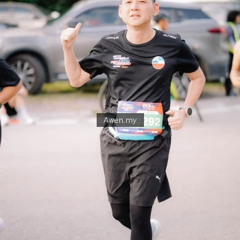 Runner Photo 4165735