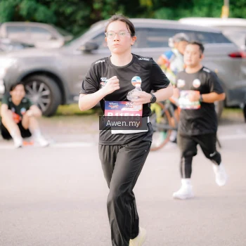 Runner Photo 4165736