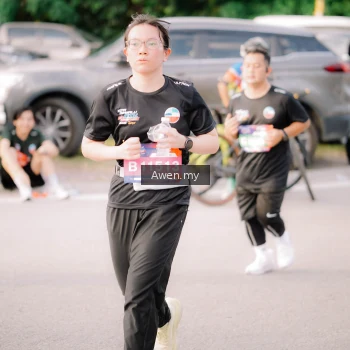 Runner Photo 4165740