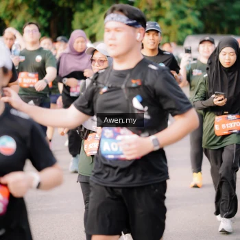 Runner Photo 4165750