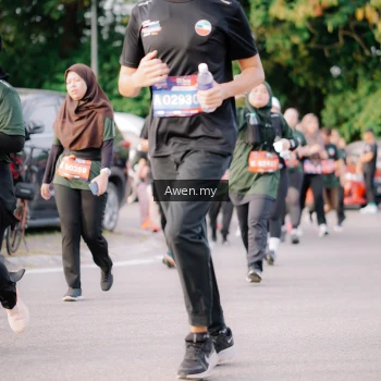 Runner Photo 4165767