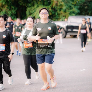 Runner Photo 4165857