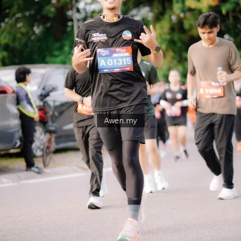 Runner Photo 4165873