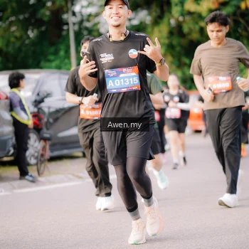 Runner Photo 4165875