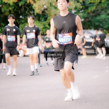 Runner Photo 4165887