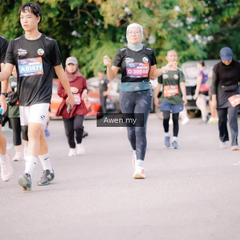 Runner Photo 4165888