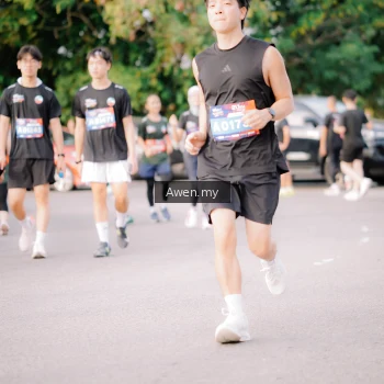 Runner Photo 4165891