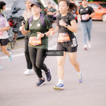Runner Photo 4165895