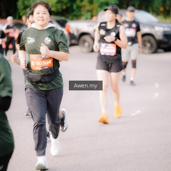 Runner Photo 4165909