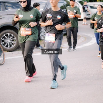 Runner Photo 4165919