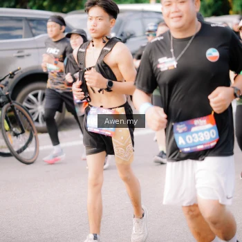 Runner Photo 4165984
