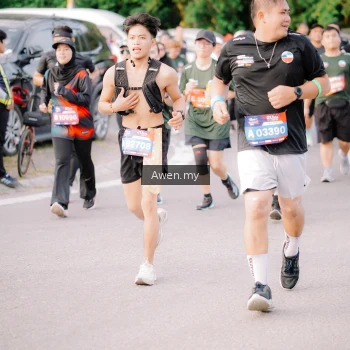 Runner Photo 4165995