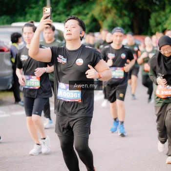 Runner Photo 4166024