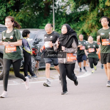 Runner Photo 4166073