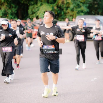 Runner Photo 4166093