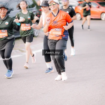 Runner Photo 4166100