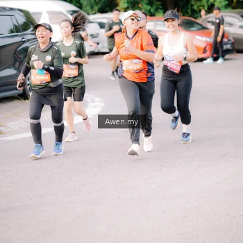 Runner Photo 4166103