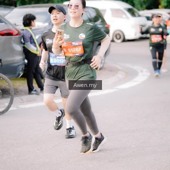 Runner Photo 4166104