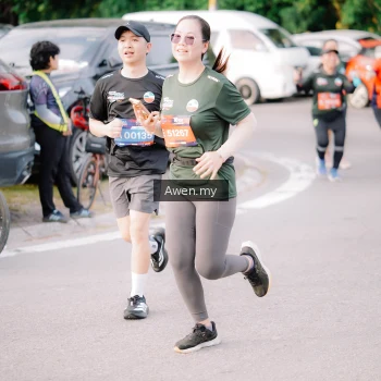 Runner Photo 4166106