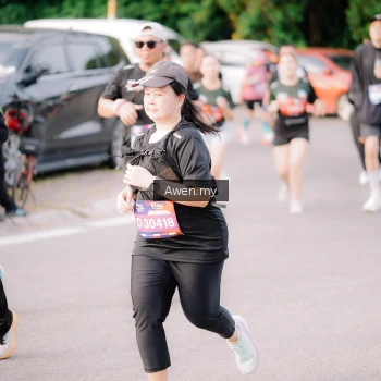 Runner Photo 4166111