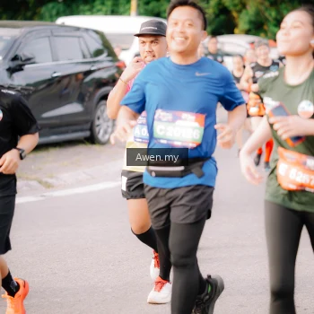 Runner Photo 4166123