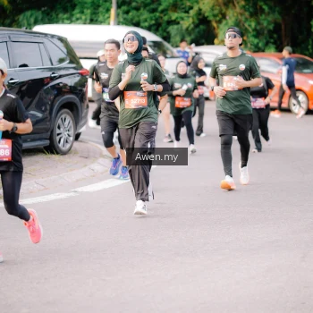 Runner Photo 4166152