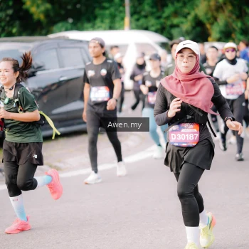 Runner Photo 4166250