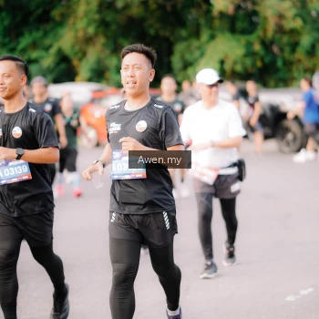 Runner Photo 4166256