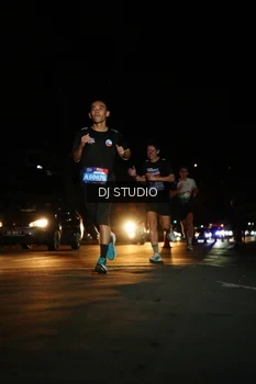 Runner Photo 4167643