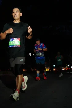Runner Photo 4171501