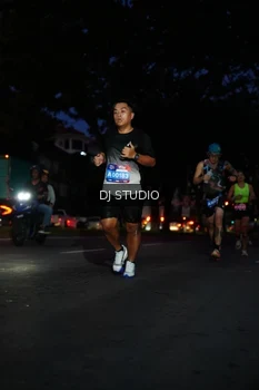 Runner Photo 4172453