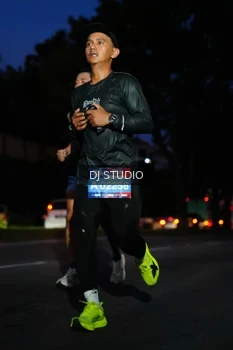 Runner Photo 4172473